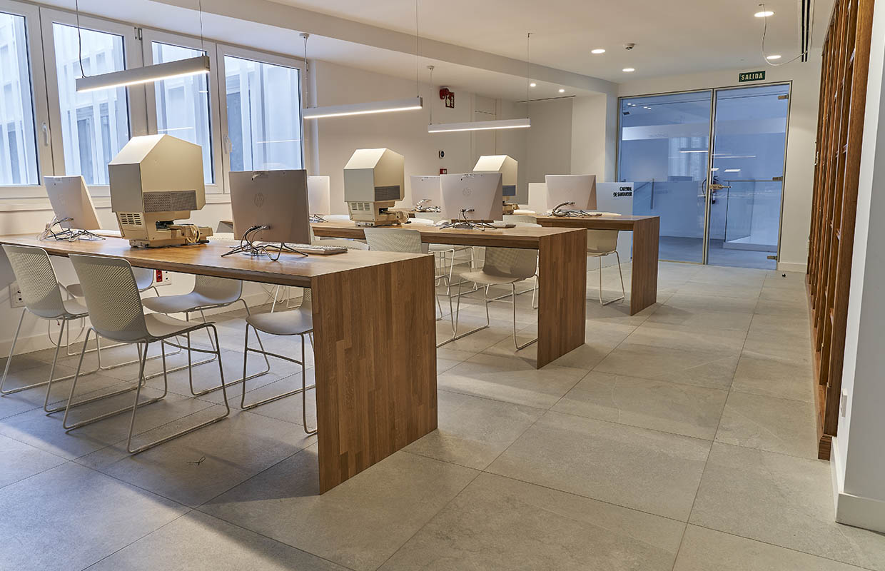 mobiliario oficinas a medida en Cantabria