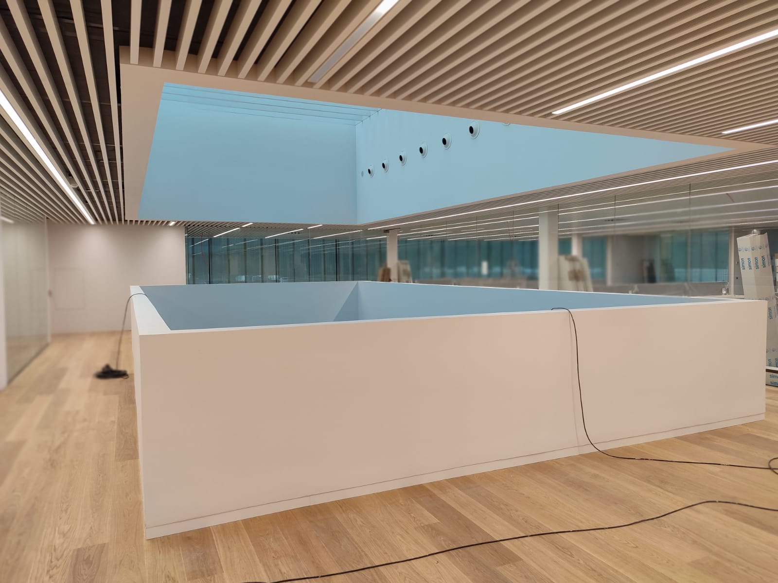 Actuación en el edificio de nueva construcción de la DFG (Distribuidora Farmacéutica de Guipúzcoa) en San Sebastián