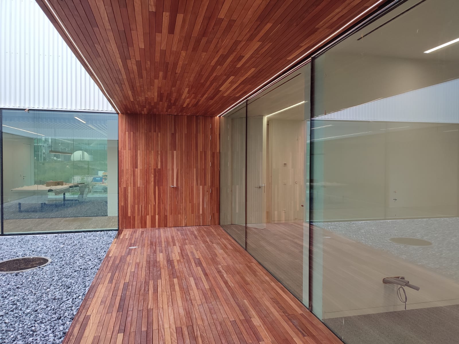 Actuación en el edificio de nueva construcción de la DFG (Distribuidora Farmacéutica de Guipúzcoa) en San Sebastián