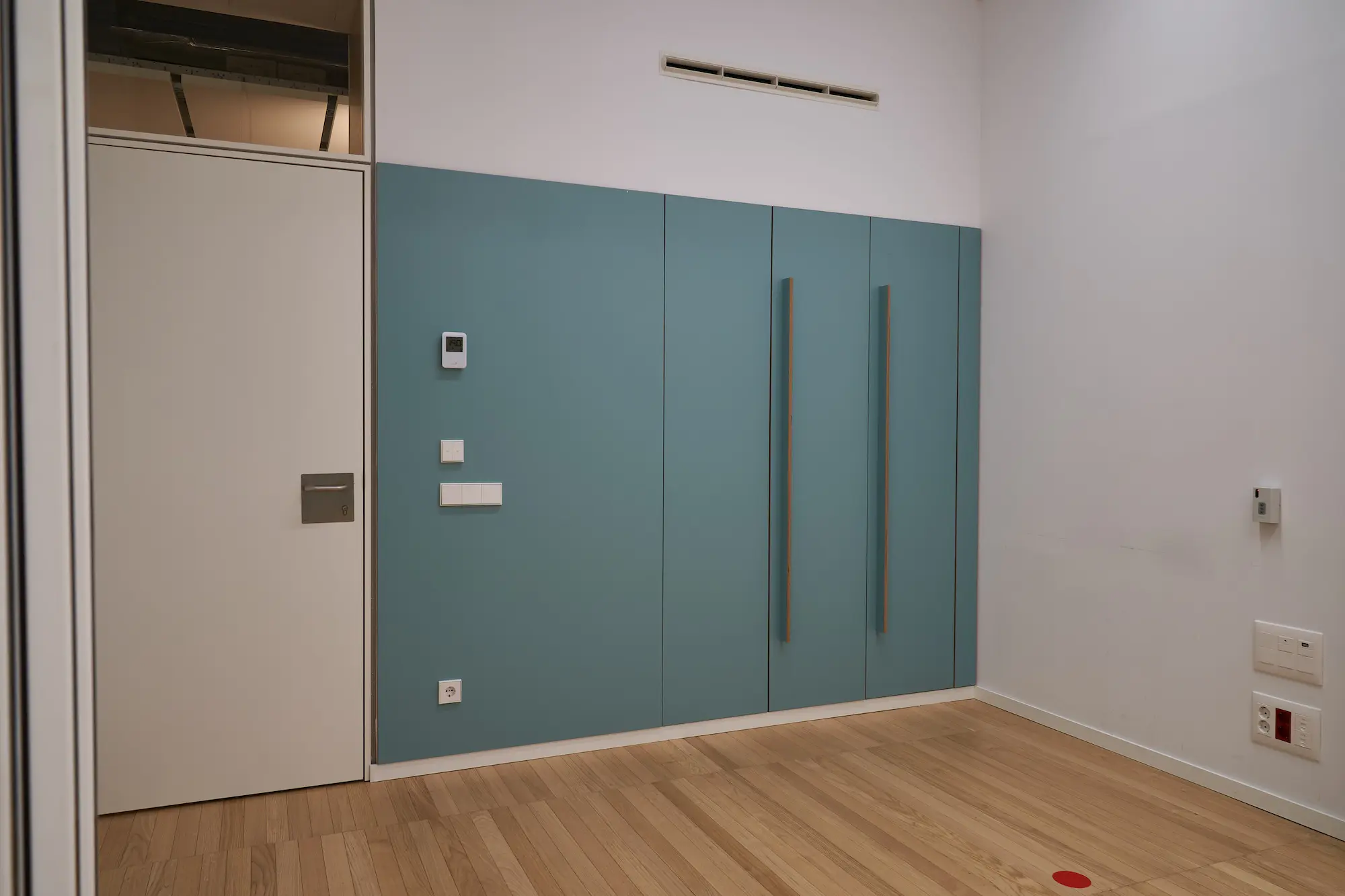 Carpintería en el emblemático edificio de Tabacalera de Santander