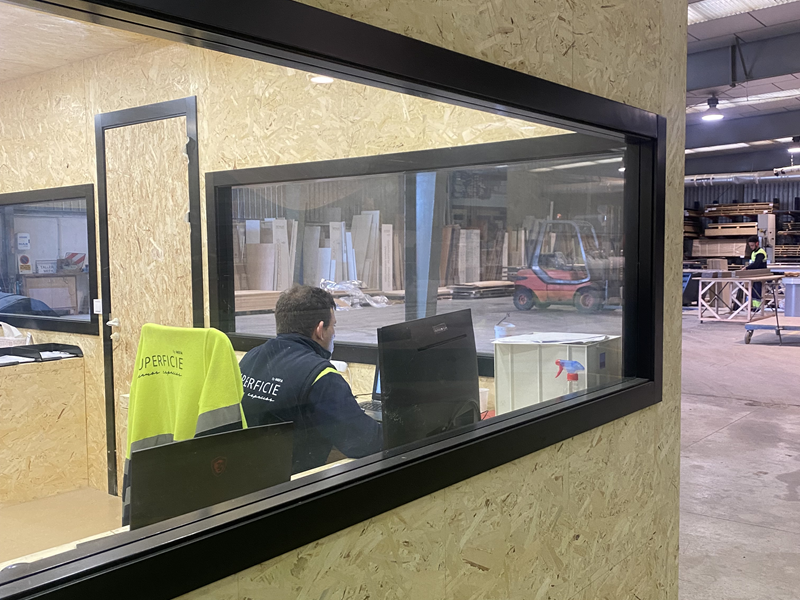 Taller de carpintería en Cantabria de Superficie by Mefa